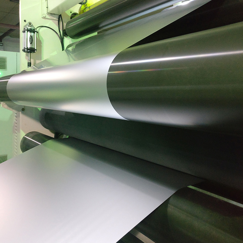 Einwickeln von Aluminiumfolienpapier